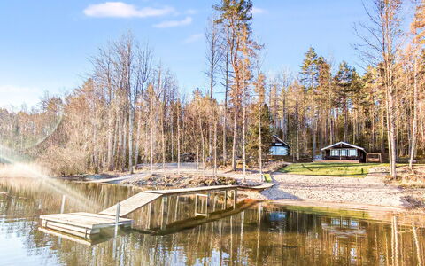 Villa Tintinmaja: Árbol, Madera, Cabaña, Reflexión, Invierno, Bosque, Cuarto De Troncos, Bosque, Alerce