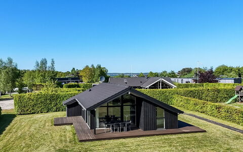 Kody - 400M from the Sea: Casa, Casa, Puerta, Techo, Cabaña, Inmuebles, Jardín, Sombra, Vía Muerta, Yarda