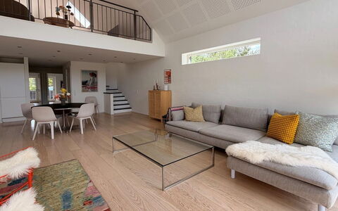 Anelle - 2.5Km from the Sea: Mueble, Diseño De Interiores, Piso, Suelo, Sofá, Madera, Suelos De Madera, Sala, Techo, Encendiendo