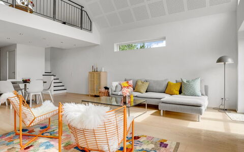 Anelle - 2.5Km from the Sea: Mueble, Diseño De Interiores, Piso, Suelo, Pared, Madera, Techo, Suelos De Madera, Silla, Sala