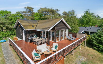 Mariam - 100M from the Sea