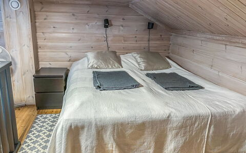 Lähikaltio 330: Mueble, Diseño De Interiores, Piso, Suelo, Madera, Mesa, Habitación, Techo, Encendiendo, Departamento