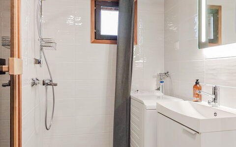 Lähikaltio 330: Arreglo De Tubería, Baño, Diseño De Interiores, Piso, Pared, Suelo, Lavabo, Grifo, Lavabo Del Baño, Plomería
