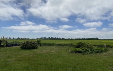 Kukka - 16Km from the Sea: Cielo, Azul, Nube, Tiempo De Día, Verde, Hierba, Entorno Natural, Pradera, Llanura, Horizonte