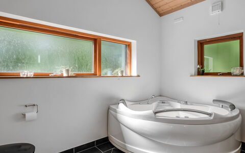 Rosaline - 500M from the Sea: Piscina, Mueble Para Exteriores, Mueble, Recurso, Losa, Eco Hotel, Sombra, Silla, Ocio, Inmuebles