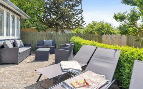 Dreng - 250M from the Sea: Inmuebles, Sombra, Entrada De Coches, Casa De Campo
