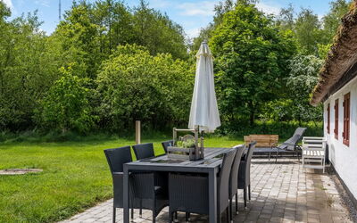 Aatos - 2Km from the Sea
