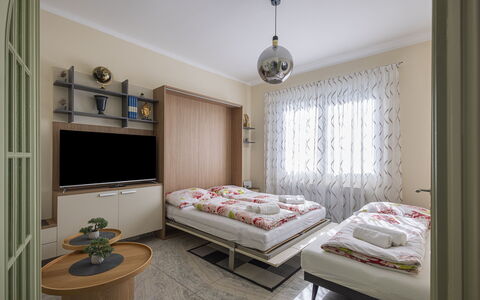 Villa Solaris: Mueble, Diseño De Interiores, Suelo, Piso, Madera, Habitación, Techo, Cama, Encendiendo, Habitación