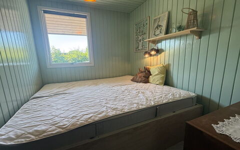Yma - from the Sea: Madera, Piso, Habitación, Suelo, Diseño De Interiores, Cama, Habitación, Sábana, Lecho, Mueble