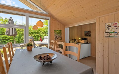 Leeve - 1.3Km from the Sea: Casa, Casa, Puerta, Techo, Cabaña, Inmuebles, Jardín, Sombra, Vía Muerta, Yarda