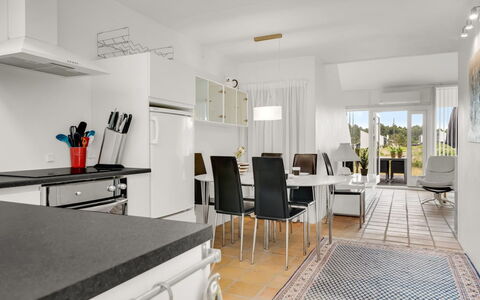 Nis - 900M from the Sea: Mueble, Piso, Diseño De Interiores, Suelo, Silla, Habitación, Techo, Mesa, Cocina, Cocina Y Comedor Mesa