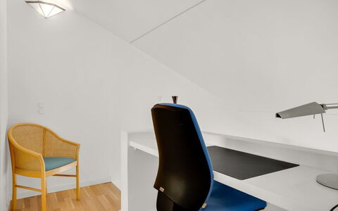 Nis - 900M from the Sea: Inmuebles, Sombra, Entrada De Coches, Casa De Campo