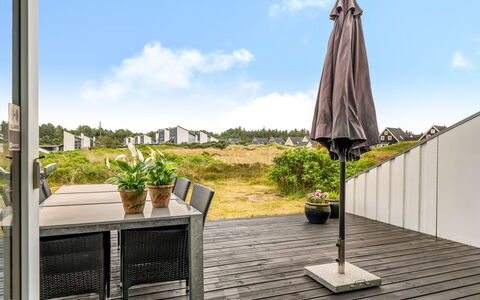 Nis - 900M from the Sea: Inmuebles, Sombra, Entrada De Coches, Casa De Campo