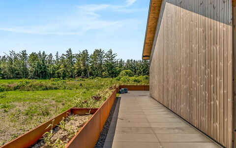 Merta - 800M from the Sea: Madera, Casa, Porche, Cubierta, Madera Dura, Techo, Manchas De Madera, Suelos De Madera, Eco Hotel