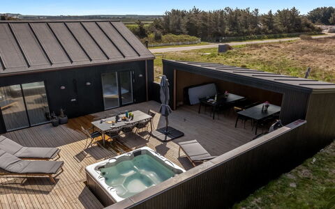 Konrad - from the Sea: Material Compuesto, Cubierta, Piscina, Sombra, Madera Dura, Recurso, Diseño, Patio, Manchas De Madera, Eco Hotel