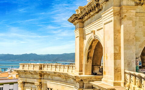 Appartamento in Centro: Azul, Arco, Atracción Turística, Arquitectura Clásica, Sitio Historico, Columna, Arcade, Palacio