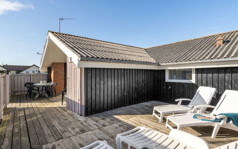 Gritt - 400M from the Sea: Casa, Casa, Barrio Residencial, Techo, Cabaña, El Terreno Del Lote, Inmuebles, Yarda, Jardín, Vía Muerta