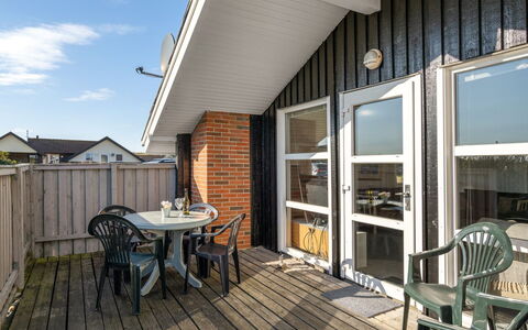 Gritt - 400M from the Sea: Casa, Casa, Barrio Residencial, Techo, Cabaña, El Terreno Del Lote, Inmuebles, Yarda, Jardín, Vía Muerta