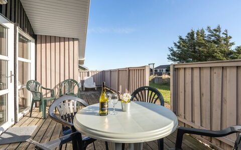 Gritt - 400M from the Sea: Azul, Piscina, Mueble, Mueble Para Exteriores, Recurso, Silla, Sombra, Eco Hotel, Maceta