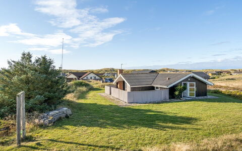 Gritt - 400M from the Sea: Azul, Piscina, Mueble, Mueble Para Exteriores, Recurso, Silla, Sombra, Eco Hotel, Maceta