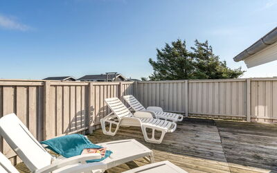 Gritt - 400M from the Sea