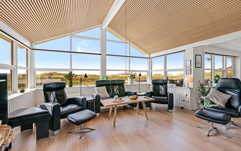 Ema - 500M from the Sea: Diseño De Interiores, Mueble, Piso, Techo, Suelo, Madera, Sofá, Sala, Silla, Encendiendo