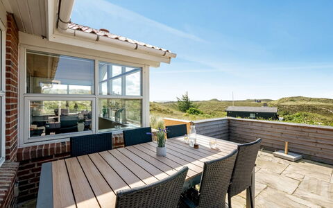 Ema - 500M from the Sea: Madera, Casa, Puerta, Madera Dura, Manchas De Madera, La Luz Del Día, Silla, Mueble Para Exteriores, Diseño, Balcón