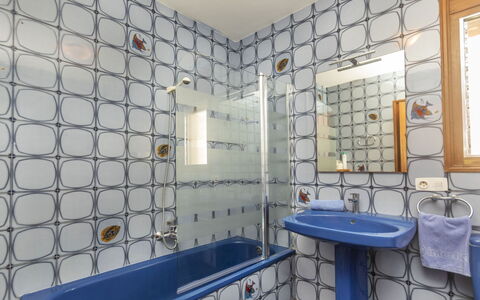 Tres Olivos: Diseño De Interiores, Arreglo De Tubería, Piso, Baño, Suelo, Plomería, Lavabo Del Baño, Grifo, Loseta, Lavabo