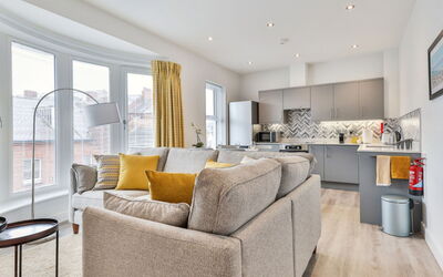 Belle House, Apt 6