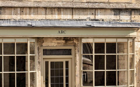 Arc Painswick: Cubierta, Sombra, Madera Dura, Mueble Para Exteriores, Balcón, Tablón, Eco Hotel, Piscina, Suelos De Madera, Recurso
