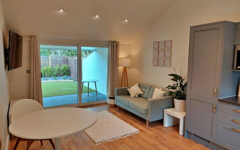 Little Dunley - Maple: Departamento, Balcón, Sombra, Centro De Deportes Acuáticos, Hotel, Muelle