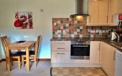 Little Dunley - Virginia Cottage: Departamento, Balcón, Sombra, Centro De Deportes Acuáticos, Hotel, Muelle