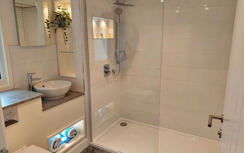 Little Dunley - Holly: Departamento, Balcón, Sombra, Centro De Deportes Acuáticos, Hotel, Muelle