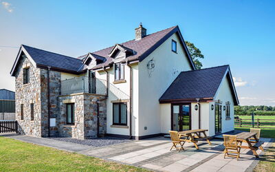 Groes Faen Bach Farmhouse