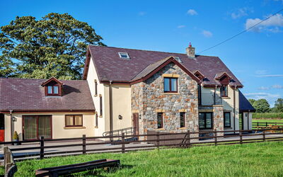 Groes Faen Bach Farmhouse