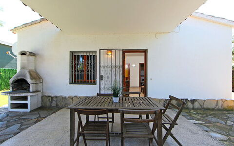 Cornelia Pucho: Propiedad, Habitación, Casa, Edificio, Mueble, Mesa, Diseño De Interiores, Bienes Raíces, Arquitectura, Casa