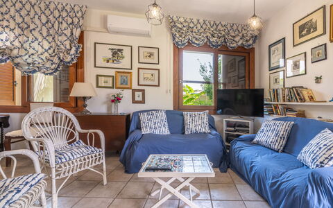 Villa al Mare: Tiempo De Día, Edificio, Ventana, Fachada, Departamento, Diseño Urbano, Condominio, Uso Mixto