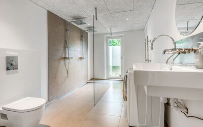 Albina - 650M from the Sea
