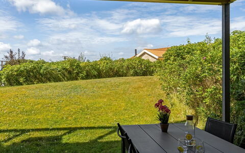Rouwen - 120M from the Sea: Mueble, Mueble Para Exteriores, El Terreno Del Lote, Sombra, Jardín, Silla, Mesa Al Aire Libre, Césped