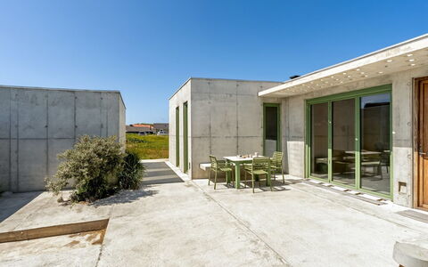 Rieke - 250M from the Sea