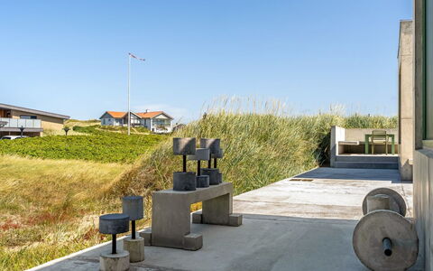 Rieke - 250M from the Sea
