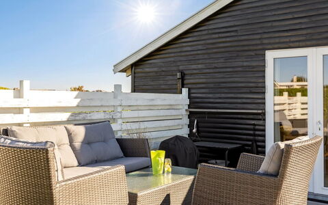 Raymond - 175M from the Sea: Inmuebles, Sombra, Entrada De Coches, Casa De Campo