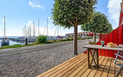 Ulvi - 15M from the Sea: Techo, Casa, Puerta, Cabaña, Sombra, Vía Muerta, Yarda, Inmuebles, Patio Interior