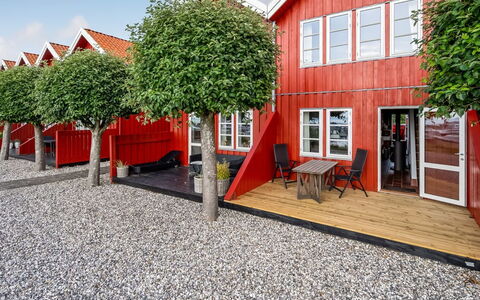 Ulvi - 15M from the Sea: Techo, Casa, Puerta, Cabaña, Sombra, Vía Muerta, Yarda, Inmuebles, Patio Interior