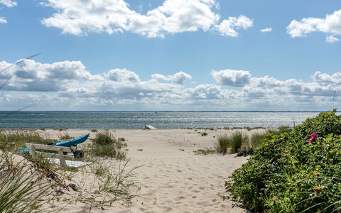 Frodde - 200M from the Sea: Cielo, Azul, Agua, Cuerpo De Agua, Playa, Entorno Natural, Horizonte, Costa, Nube, Verano