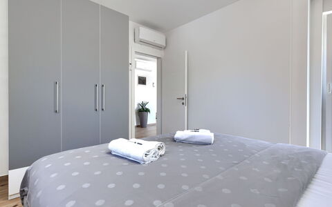 Čančar: Mueble, Diseño De Interiores, Habitación, Cama, Piso, Suelo, Habitación, Textil, Sábana, Techo
