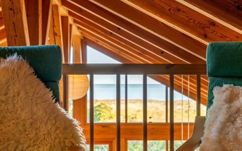 Devis - from the Sea: Madera, Casa, Porche, Cubierta, Madera Dura, Techo, Manchas De Madera, Suelos De Madera, Eco Hotel