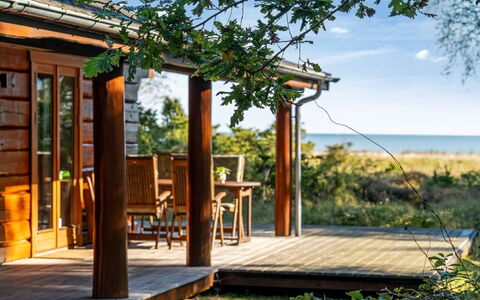 Devis - from the Sea: Madera, Casa, Porche, Cubierta, Madera Dura, Techo, Manchas De Madera, Suelos De Madera, Eco Hotel