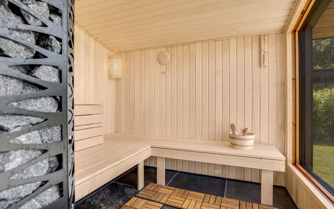 Apelone - 900M from the Sea: Cabaña, Patio Interior, Yarda, Edificios Del Jardín, Cobertizo, Vía Muerta, Mueble Para Exteriores, Cuarto De Troncos, Estructura Al Aire Libre, Choza
