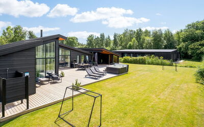 Apelone - 900M from the Sea